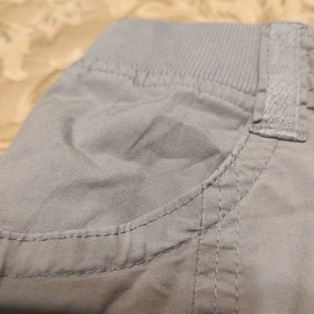 ▪️🩶▪️Marvelous Chico's Dove Grey Cargo Utility Capri Pants - 4 (0 Chico's Size) - Picture 10 of 16